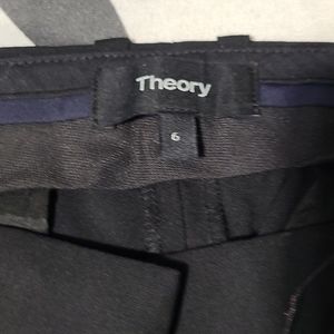 Theory size 6 and black